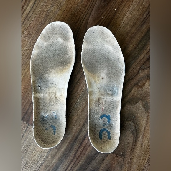 ON Cloud Womens Running Sneakers - Picture 12 of 14